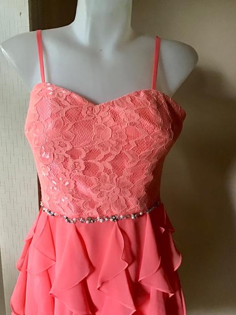 Krasne korzetové šaty/t, s