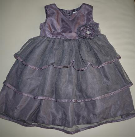 104 volanikove saty,4 r., 104