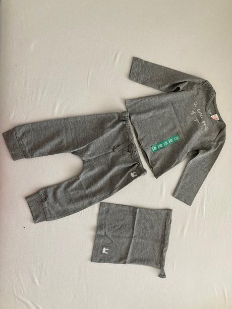 Predam nenoseny komplet leginy a tricka, zara,74