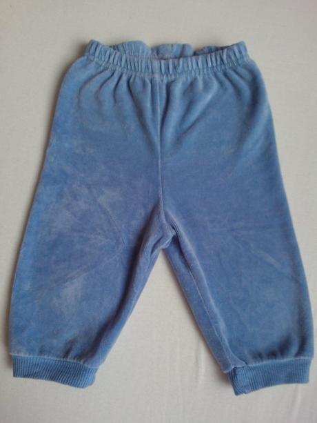 Velúrové tepláčky, 74