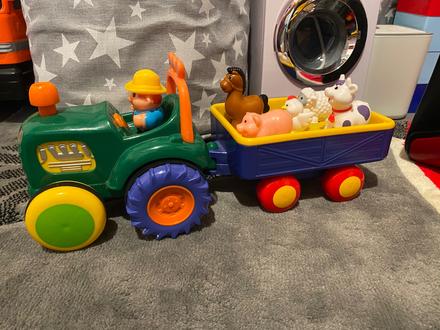 Predam traktor,