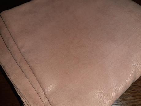 Závesy ružové, zamatové, 