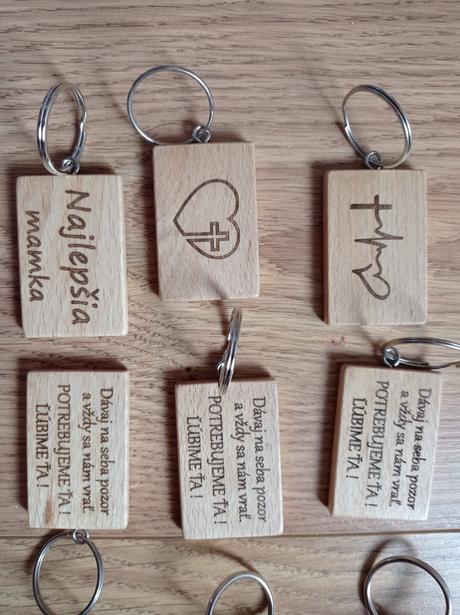Drevená kľúčenka, 