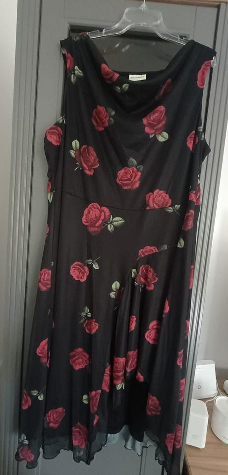 Midi šaty z jemnej sieťoviny, bonprix,52