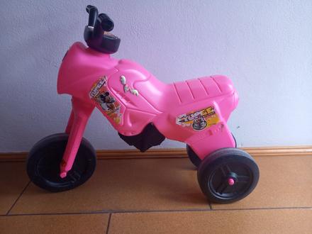 Dievčenské odrážadlo,