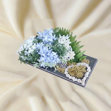Moderná spomienková ikebanka, modro strieborná, 