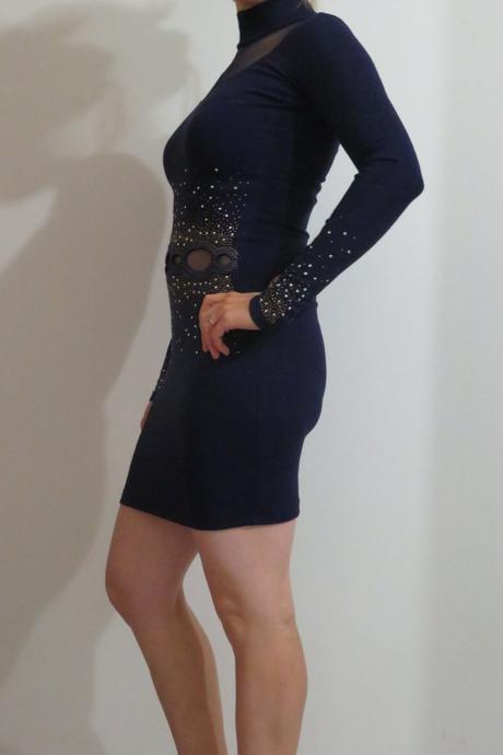 Večerné šaty s kamienkami, s