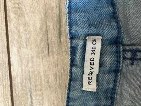 Šortky, reserved,140