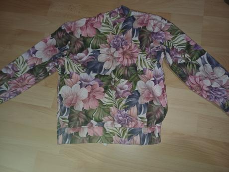 Mikina la bambola, 116