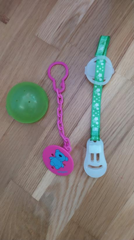 Šnúrky na cumlík, 