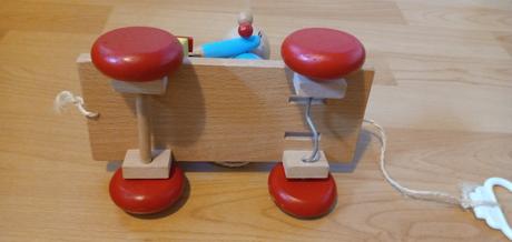 Drevená hračka na ťahanie - macko, 