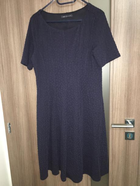 Jednoduché a krásne šaty, marks & spencer,42
