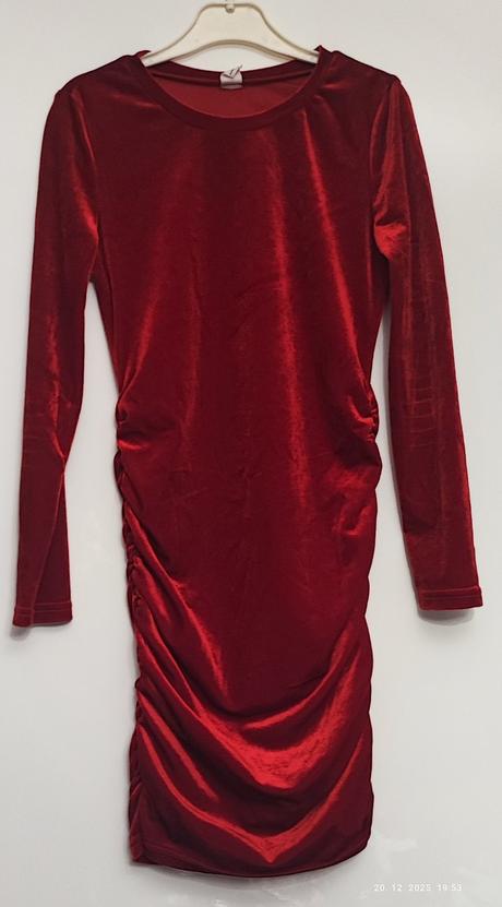 Saténové elastické šaty, 140