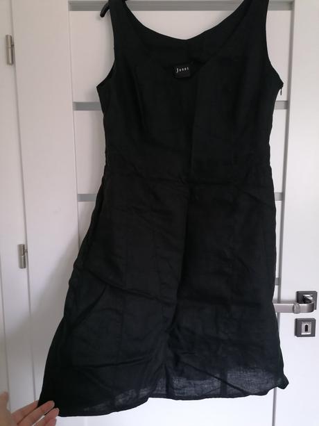 Čierne ľanové šaty, 42