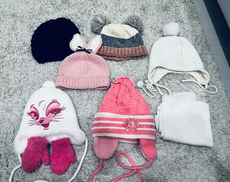 Dievčenské čiapky, 86