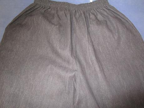 2846. nohavice 3/4, l