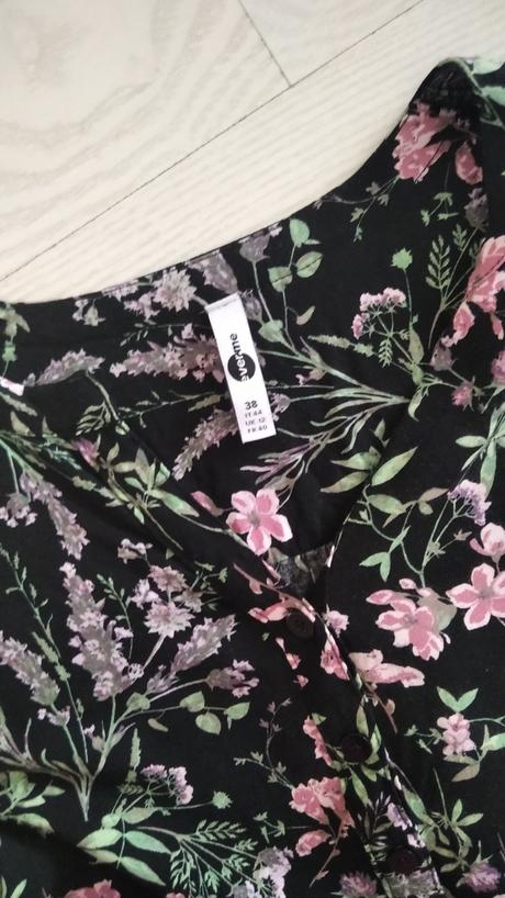 Kvetinová blúzka, 38