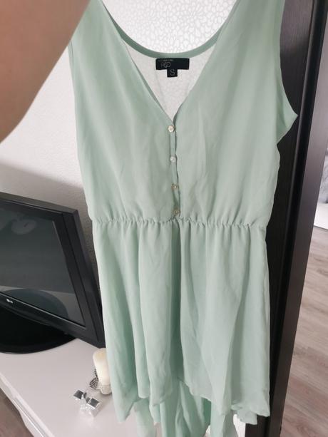 Šaty v jemnej hraskovej farbe m, m