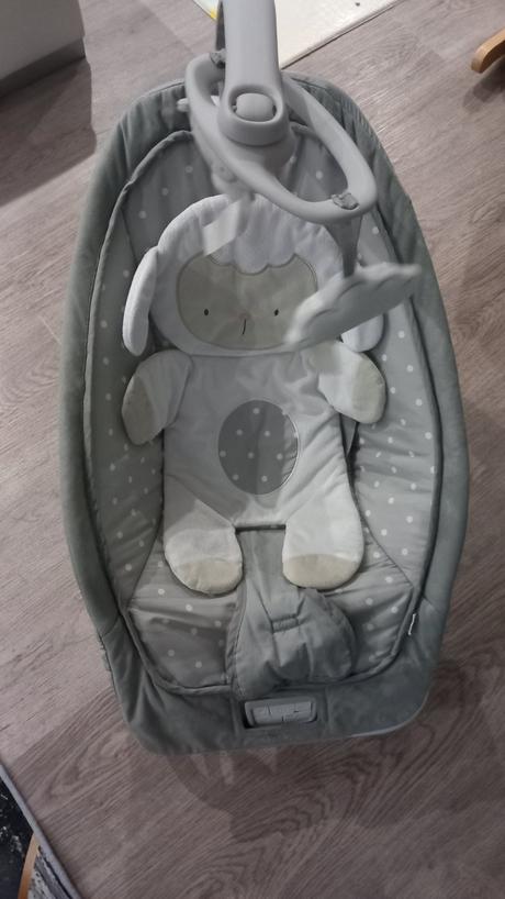 Hojdacie kreslo vybrujuce s melódiou, 