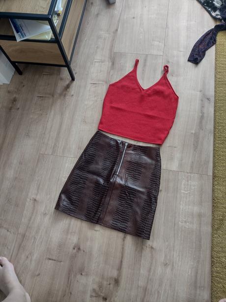 Hnedá kožená mini sukňa, 36