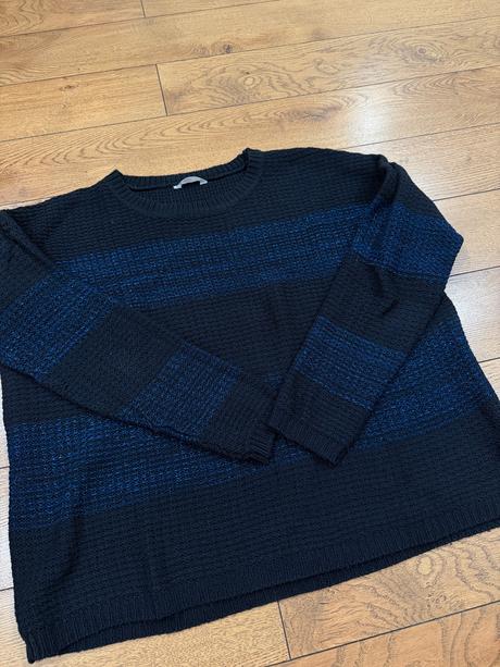 Tmavomodrý pletený sveter s jemným leskom, pepco,m