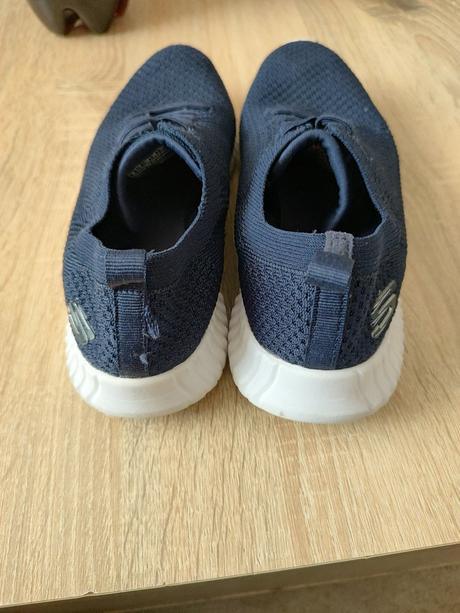 Botasky, skechers,38