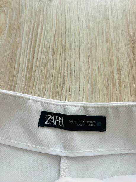 Krásne šortky značky zara, zara,m