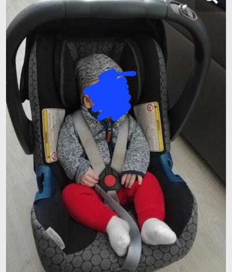 Vajíčko s bázou do auta, britax