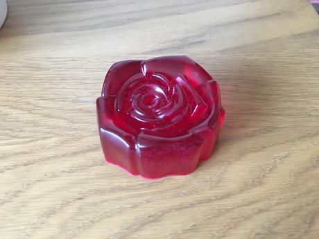 Mydielka  velké ruže, 