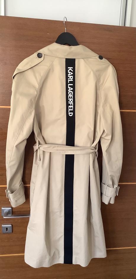 Krásny trenckot karl lagerfeld, s