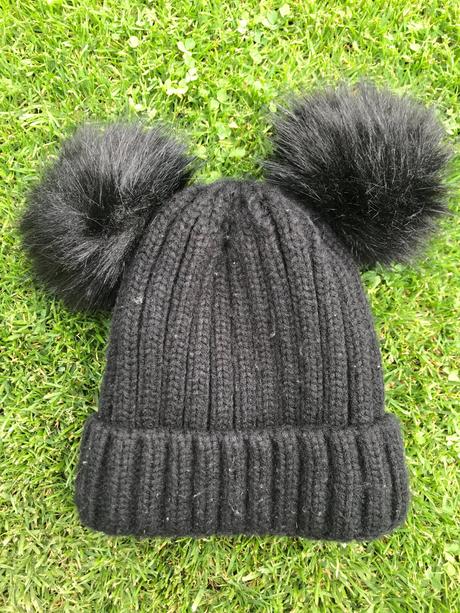 Čierna hrubá čiapka - krásna farba,