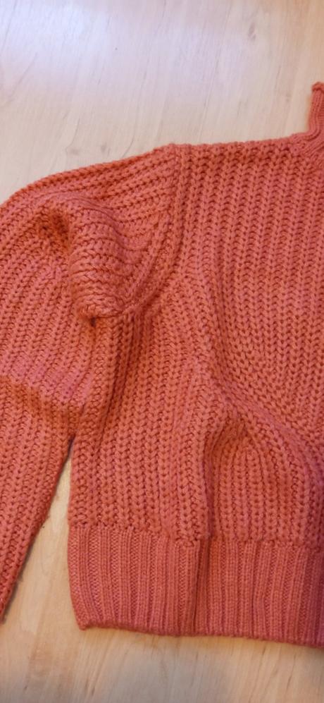 Oranžový svetrový rolák, takko,146