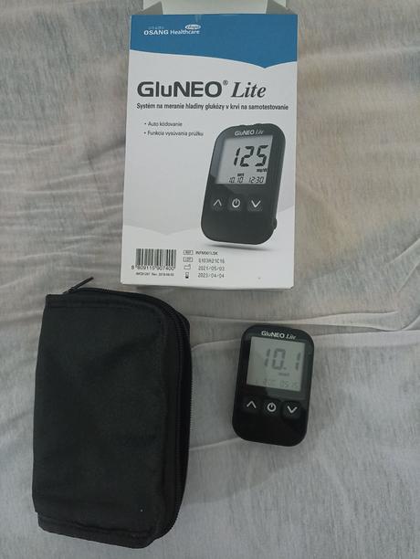 Prístroj/glukometer,