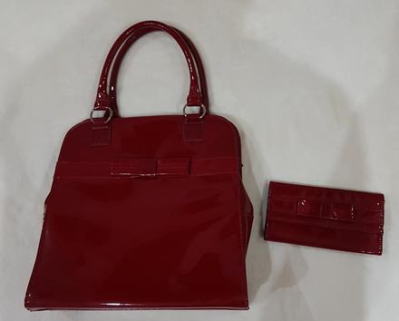 Kabelka a peňaženka,