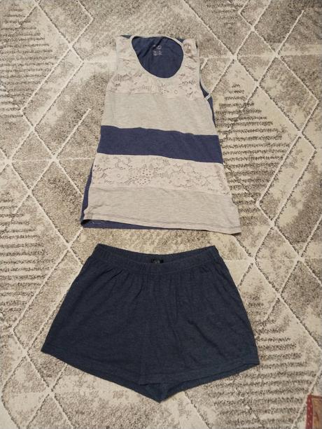 Povianočný výpredaj, s