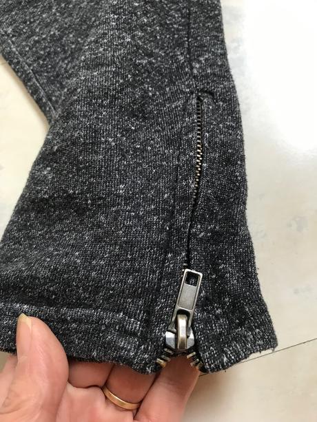 Zaujímavé teplaky, l