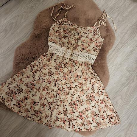 Xs/s romanticke saty, xs