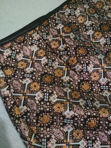 Čierno zlatá suknička, amisu,34