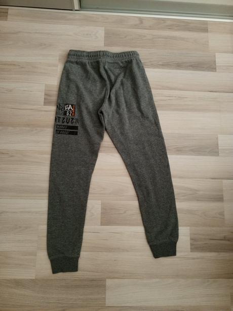 Chlapčenské tepláky, takko,146