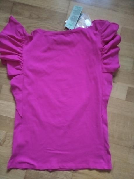 Nádherné nové tričko, benetton,146