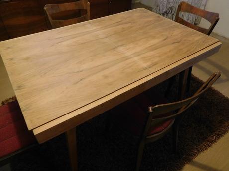 Stol jedálenský rozkladací +4 x stolička,, 