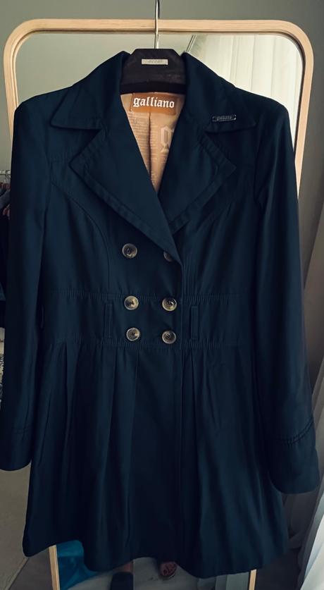 Galliano trenckot, s