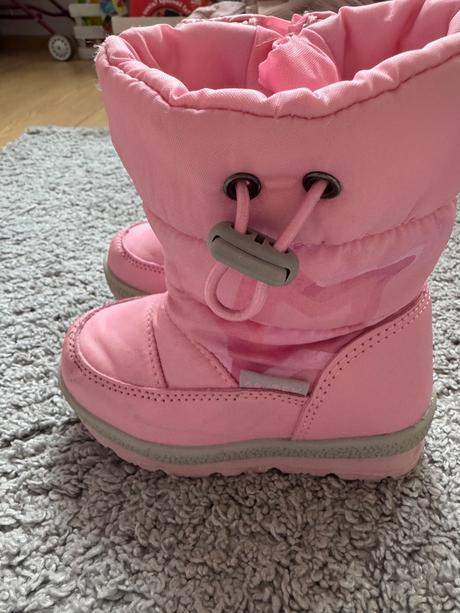 Snehule garvallin, 23