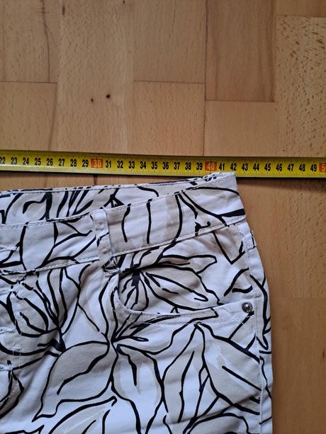 Letne 3/4 kvetovane nohavice, takko,xl