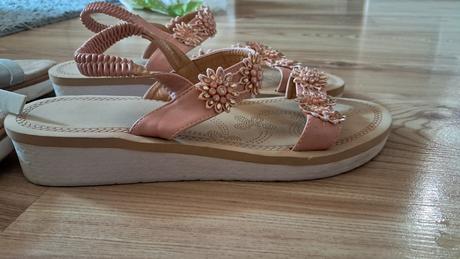 Sandalky, graceland,40