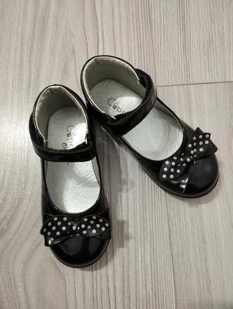 Dievcenské sviatocné topánky, 24