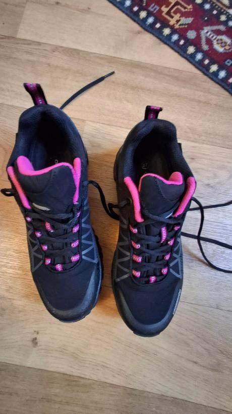 Dámske športové tenisky, 37