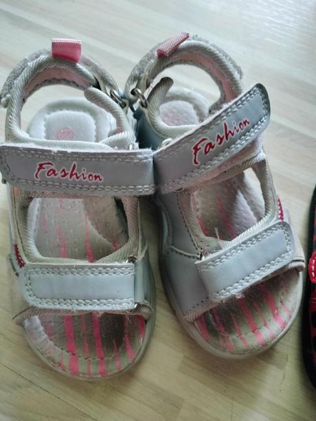 Sandálky a papuče, 22