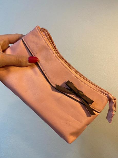 Kozmetická taštička s mašľou, 