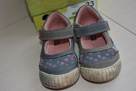 Značkové,kvalitné kanadské topánočky so srdiečkami, 23